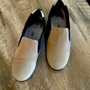 Clarks CLOUDSTEPPERS size 9 like new